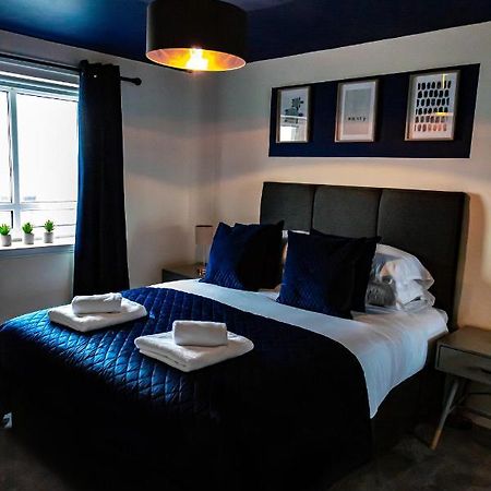 The Marine - Balcony - Beach View - Coorie Doon Stays Ayr Exteriör bild