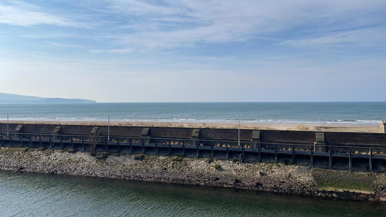 The Marine - Balcony - Beach View - Coorie Doon Stays Ayr Exteriör bild